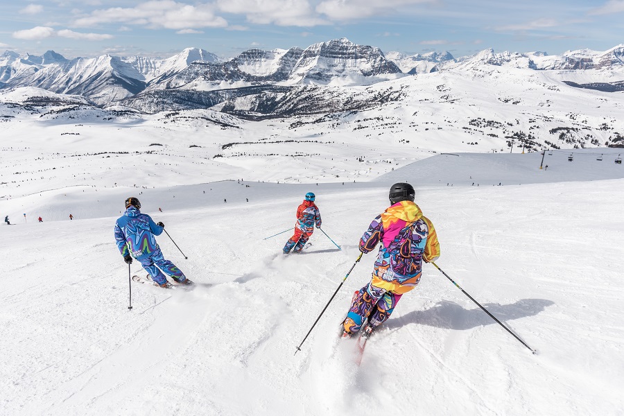 Skiing Packing List: Everything you need for a snowy adventure